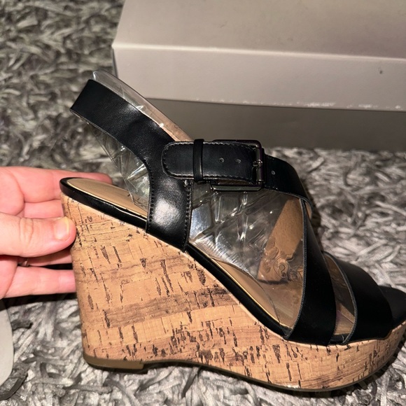 Black Wedges Size 6 - Picture 4 of 7